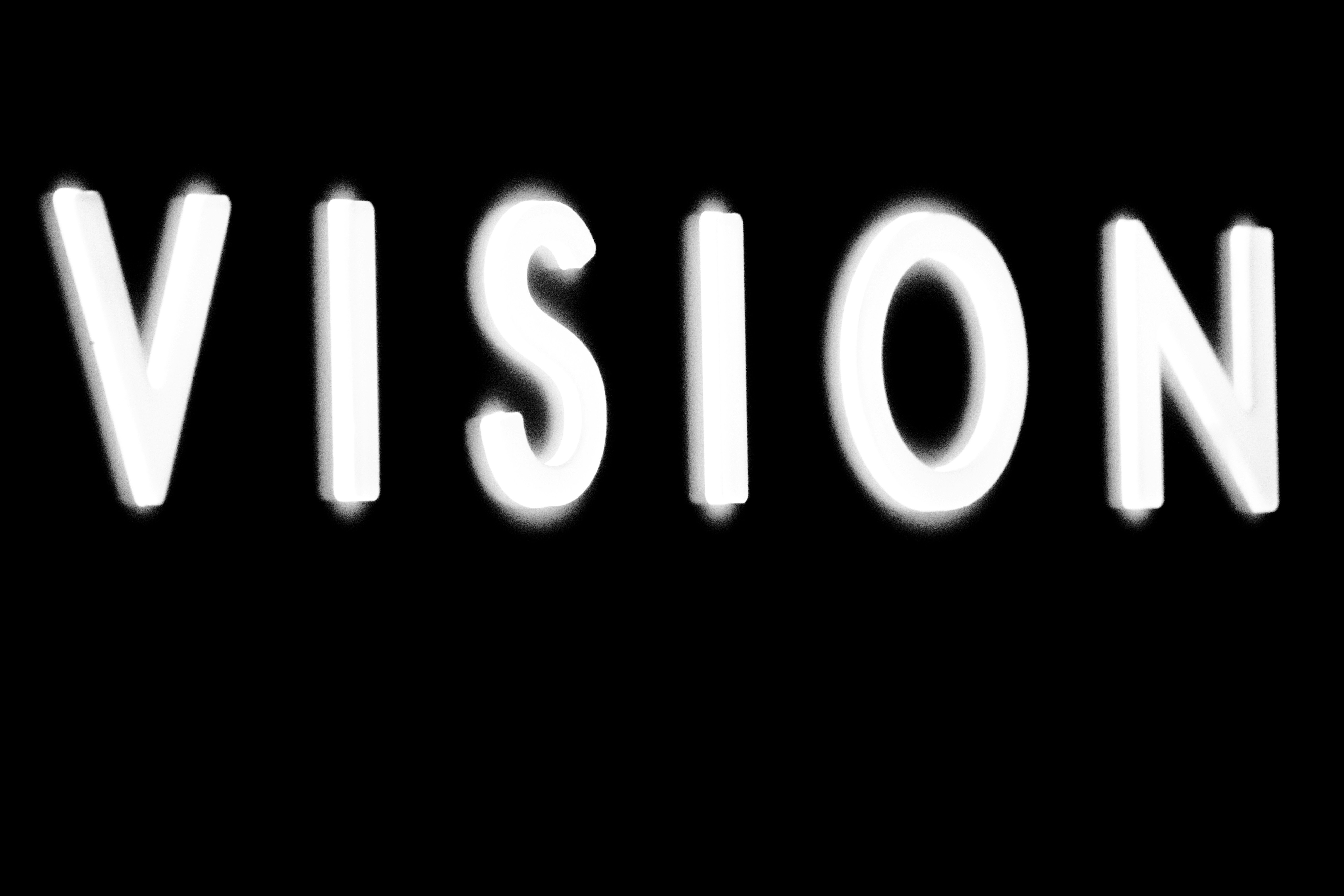 リフレックスグラスを装着してトレーニングに励むアスリート